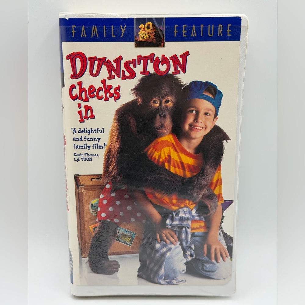 Dunston Checks In (VHS, 1996) Clamshell Case - Eric Lloyd - Full Screen Edition